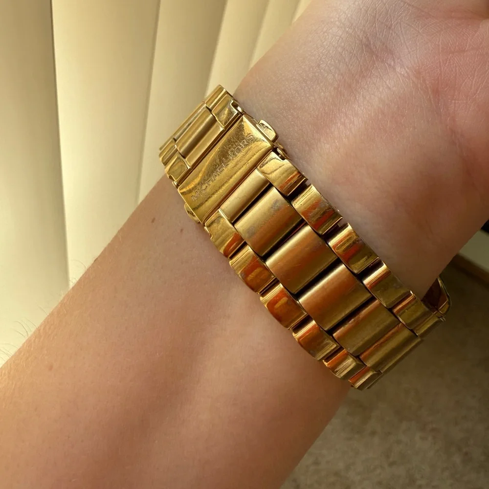 Michael Kors Bradshaw Watch - Picture 4 of 8